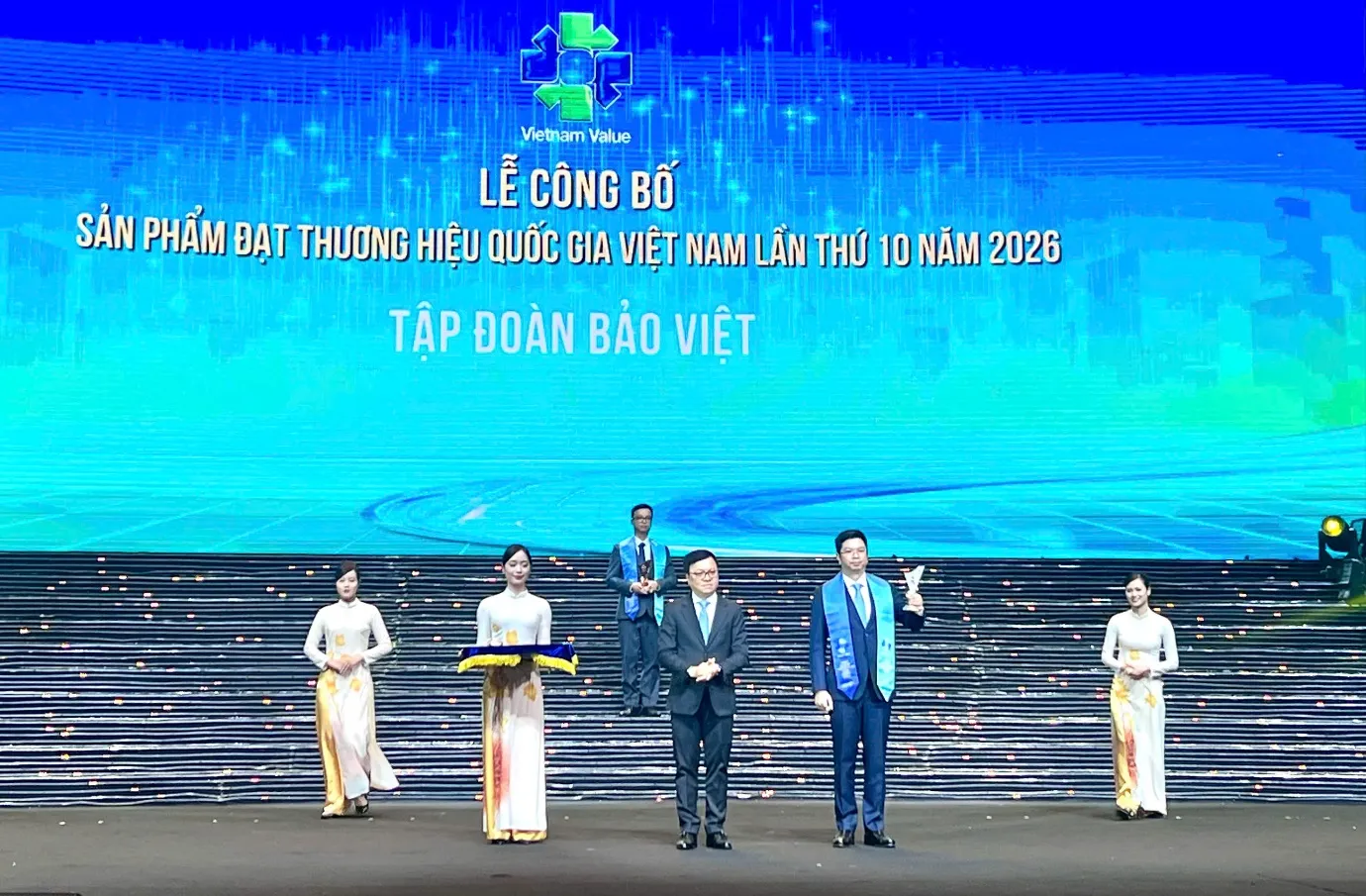 Bảo Việt nhận giải thưởng thương hiệu quốc gia vì người Việt
