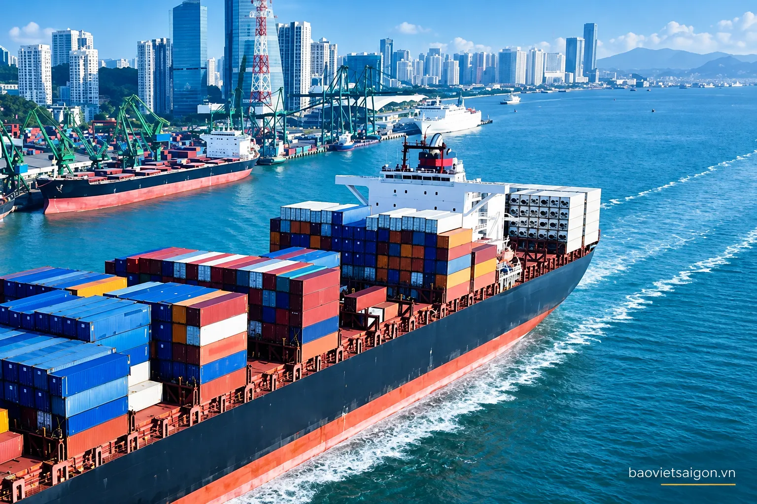 Bảo hiểm hàng hóa xuất nhập khẩu Bảo Việt giúp doanh nghiệp bảo vệ quyền lợi tài chính trước những rủi ro thuộc phạm vi bảo hiểm trong quá trình vận chuyển quốc tế bằng đường biển và các phương thức vận tải được thỏa thuận.
